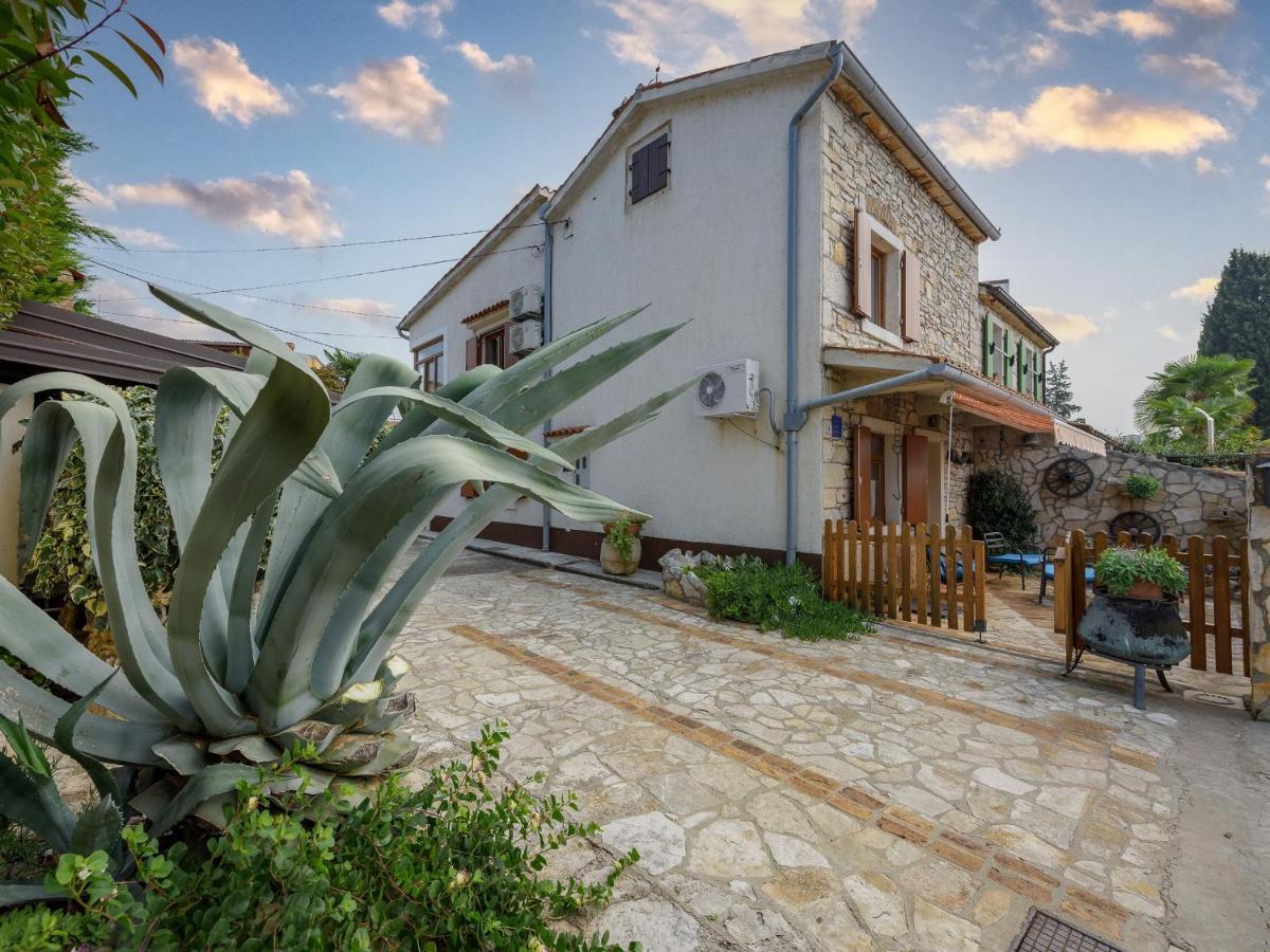 Casa Astrid By The Sea In بوريتش المظهر الخارجي الصورة
